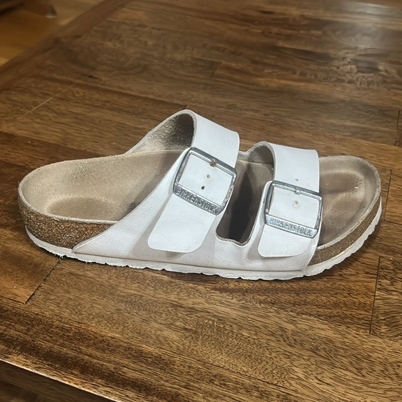 Birkenstock, Arizona sandal in white size 7 - Picture 3 of 10